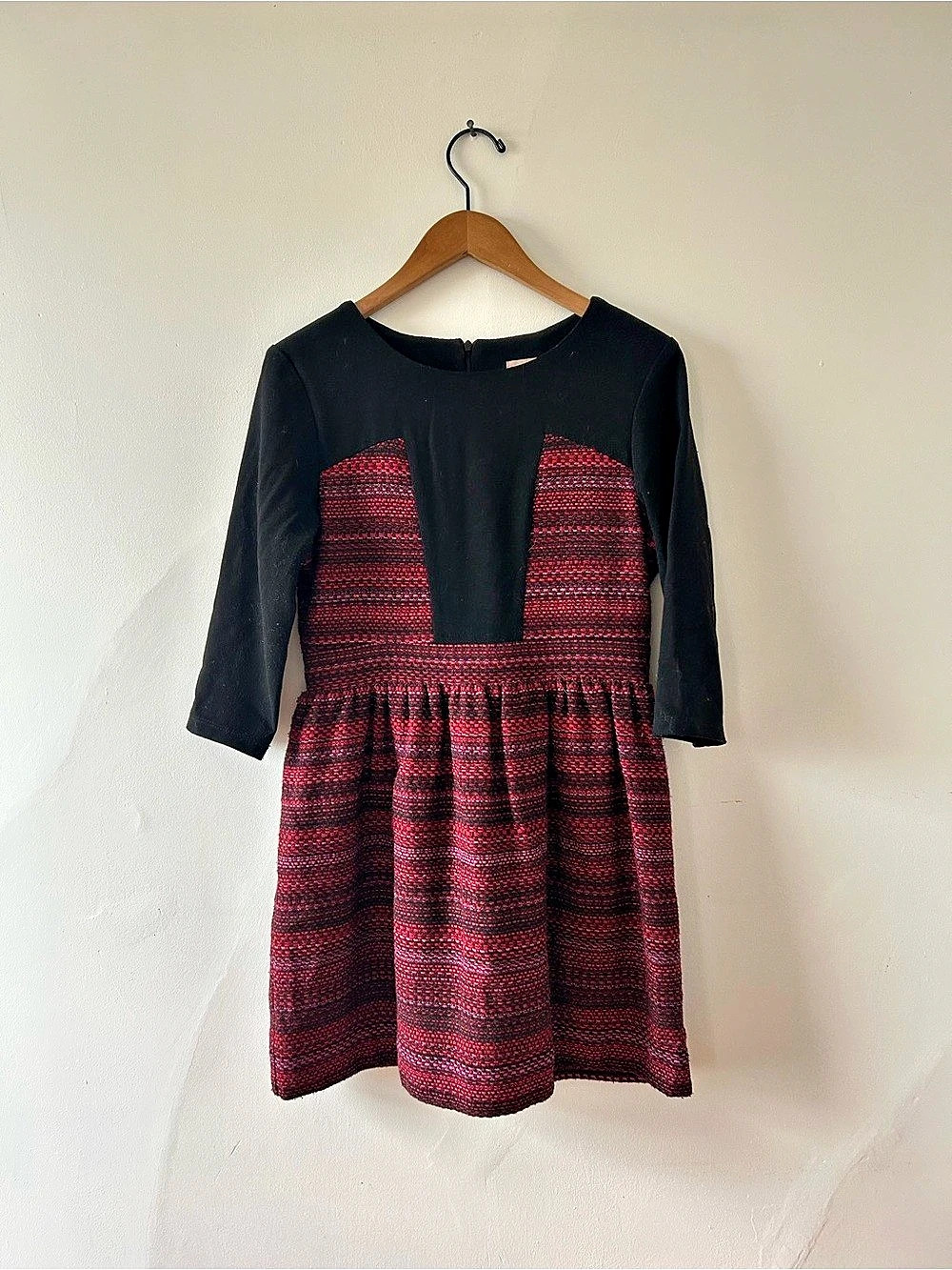 Eve Gravel Textured Mini Dress in Black & Red Size Medium